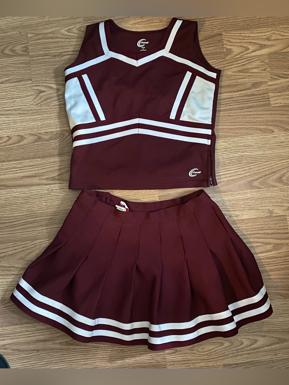 Chassè Girls Youth Cheerleaders Maroon & White Uniform: Size Large